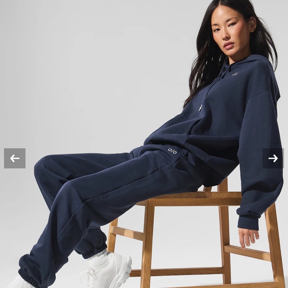 ALO Navy Accolade Joggers - Picture 3 of 3